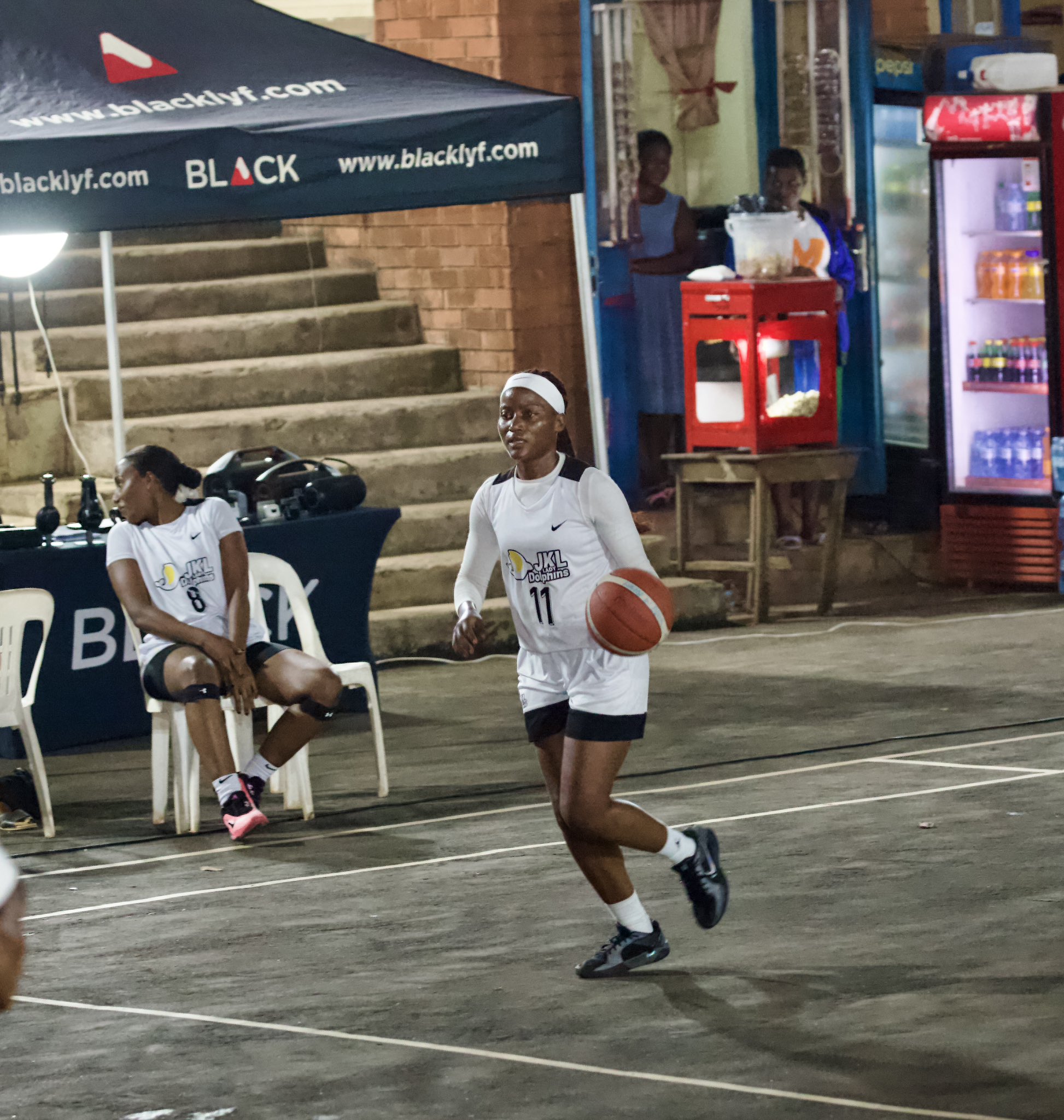 JKL Lady Dolphins obliterate the Magic Stormers